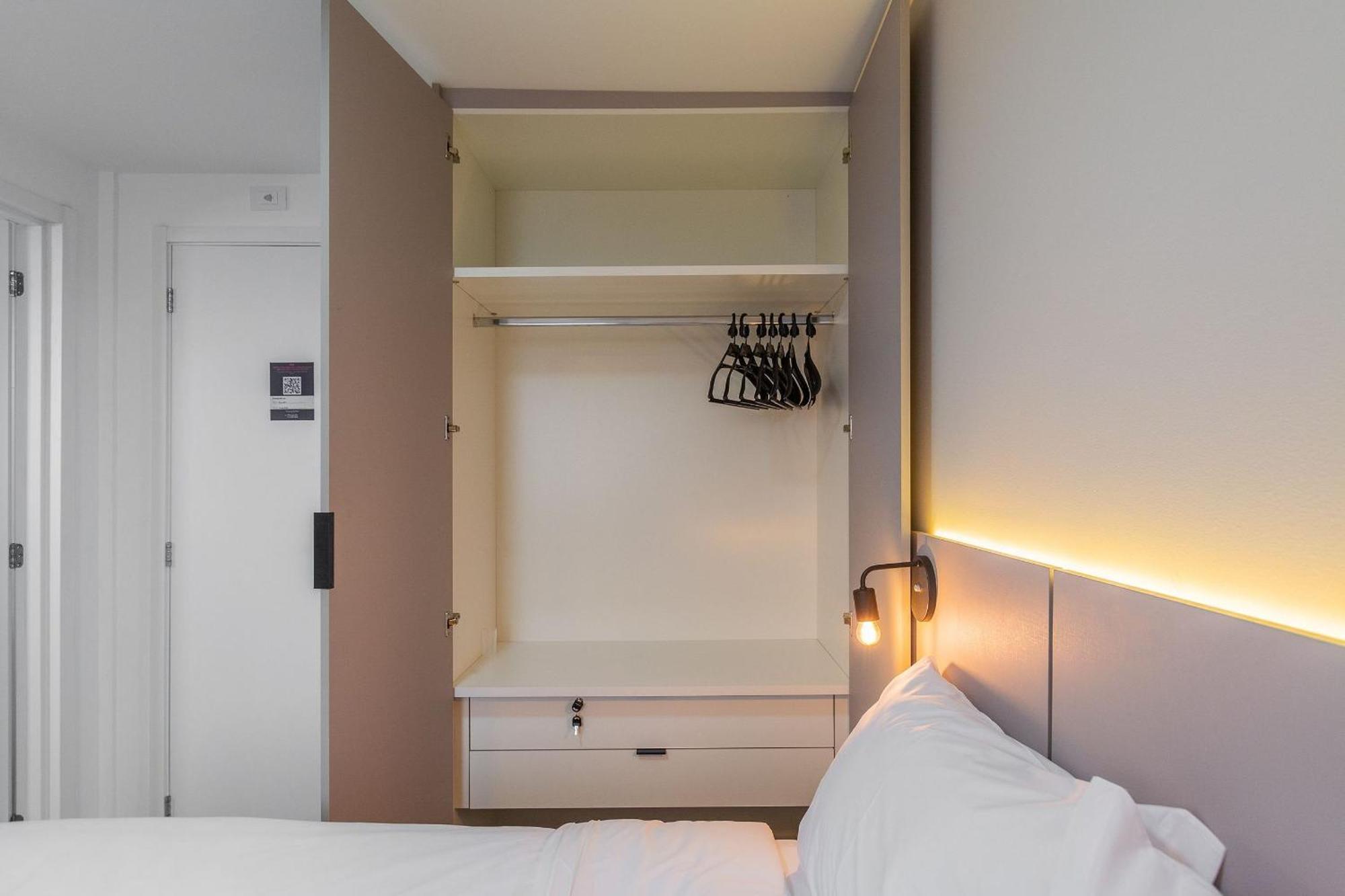 Easy Life Campus Puc By Xtay: Sua Moradia Em Curitiba
