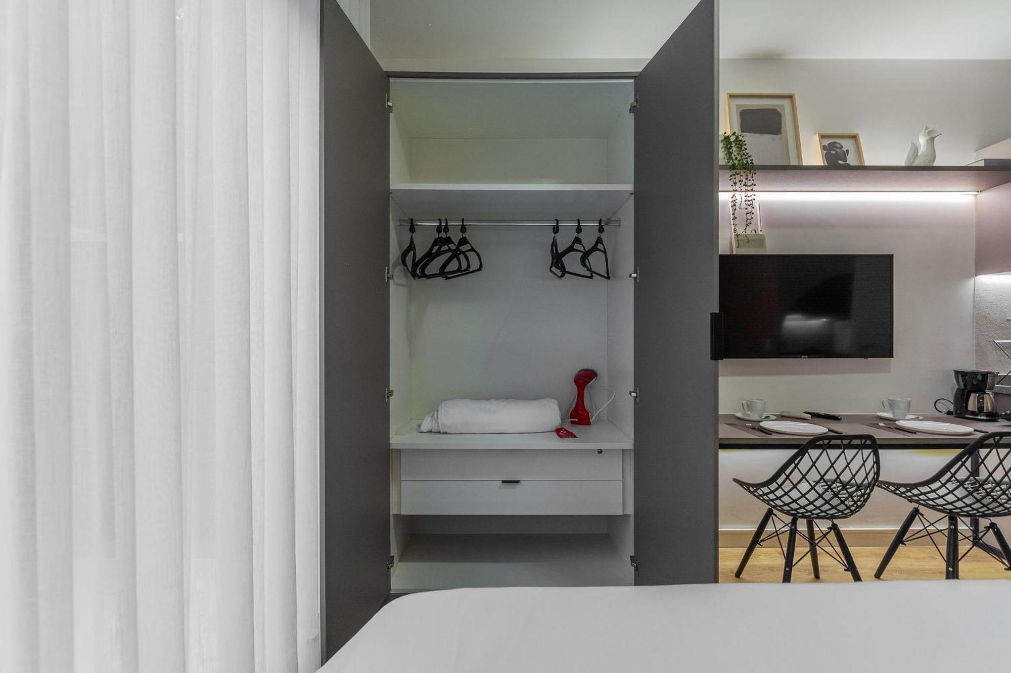 Easy Life Campus Puc By Xtay: Sua Moradia Em * Curitiba